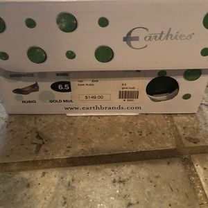 Earthies ladies flats